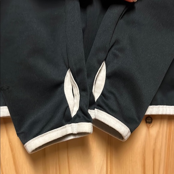 EUC Women’s NFL New Orleans Saints Quarter-Zip Pullover Large - Picture 4 of 5